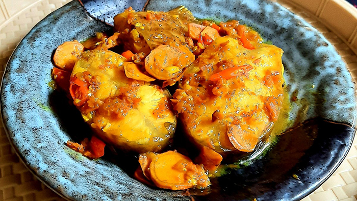 Cá kho nghệ là một món ăn vô cùng gần gũi và thân thuộc trong mỗi bữa cơm của gia đình Việt