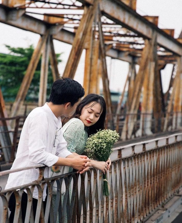 Cầu Long Biên nhuốm màu thời gian
